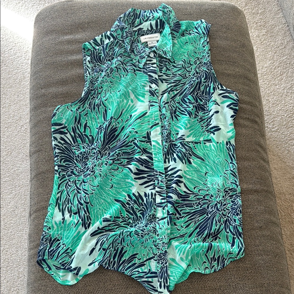 Green Button Down Sleeveless Top with Dress Shirt Collar